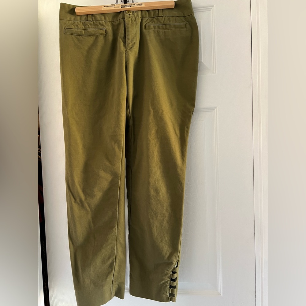 Cartonnier crop pants. Olive